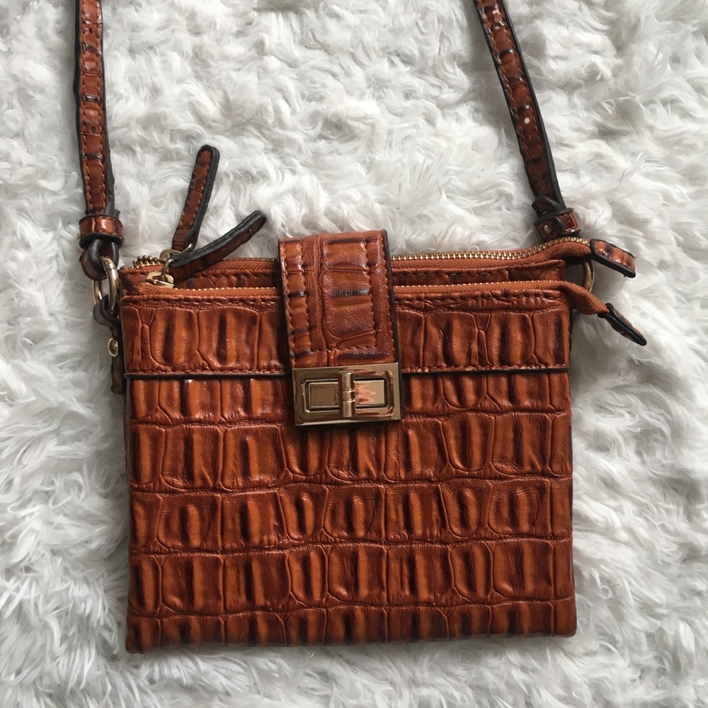 ✨ 4 compartment buckle purse - Picture 2 of 7